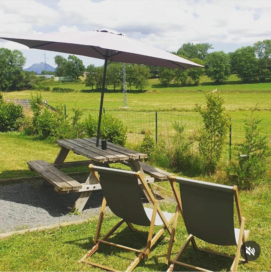 Logement Insolite Au Coeur De L'Auvergne Rochefort-Montagne 외부 사진